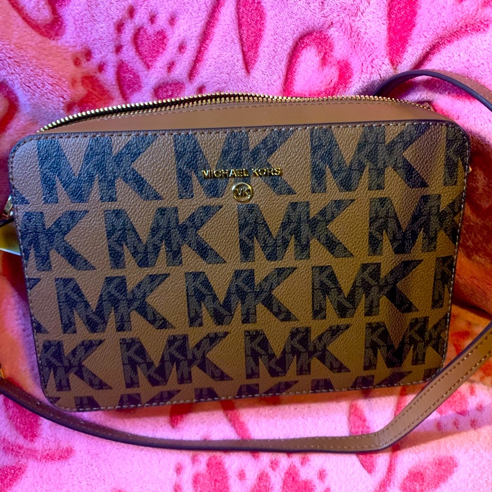 Michael Kors Purse - Lug Multi Crossbody